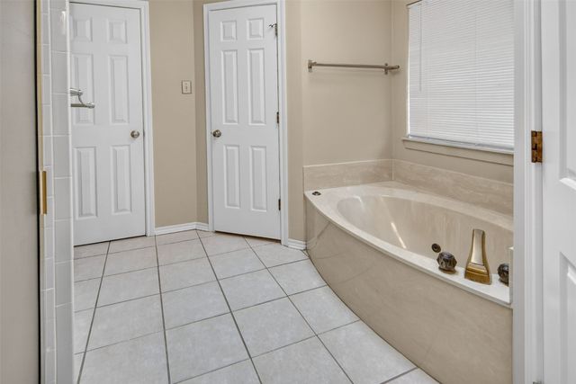 7864 Mahonia Drive, Fort Worth, TX 76133