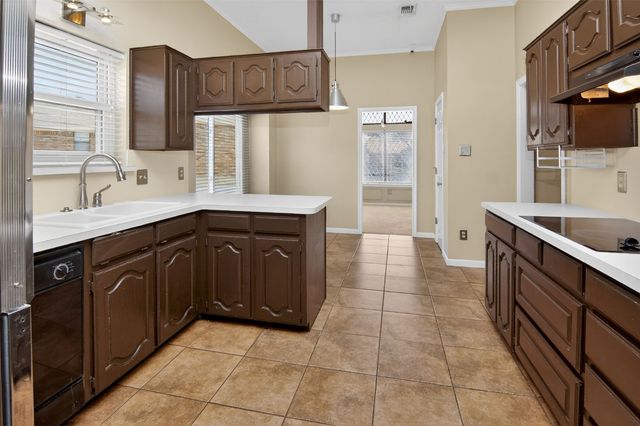 7864 Mahonia Drive, Fort Worth, TX 76133