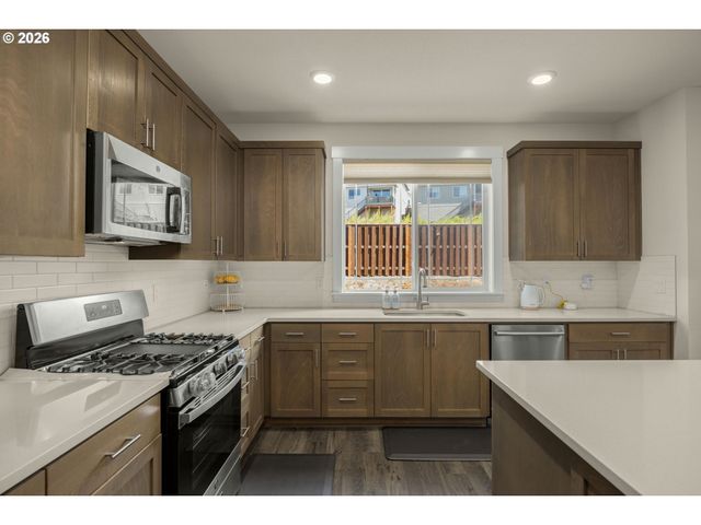 12440 Sw DOUBLETOP Dr, Beaverton, OR 97007