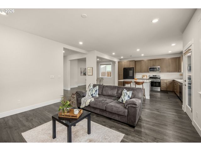 12440 Sw DOUBLETOP Dr, Beaverton, OR 97007