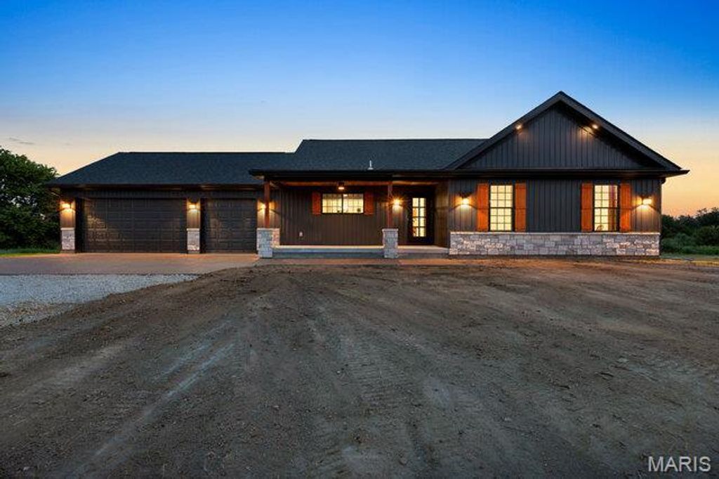 16637 Durango Drive, Warrenton, MO 63383