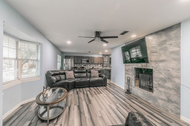 904 Sherman St, Tioga, TX 76271