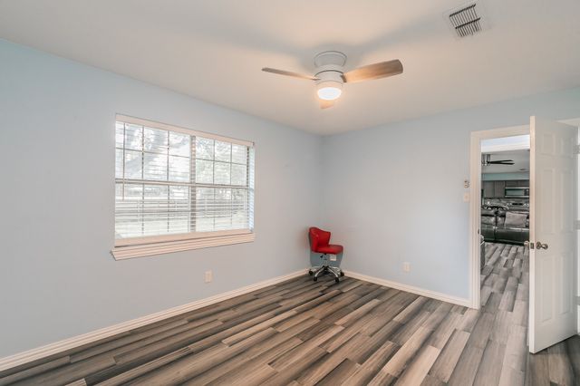 904 Sherman St, Tioga, TX 76271