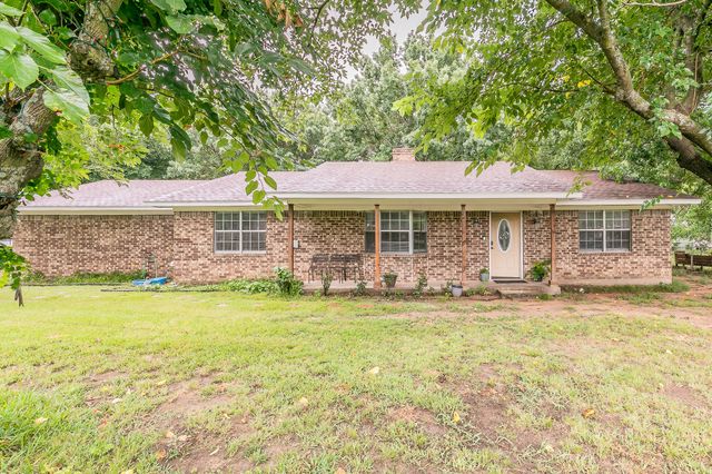904 Sherman St, Tioga, TX 76271