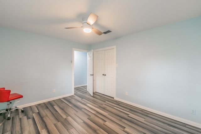 904 Sherman St, Tioga, TX 76271