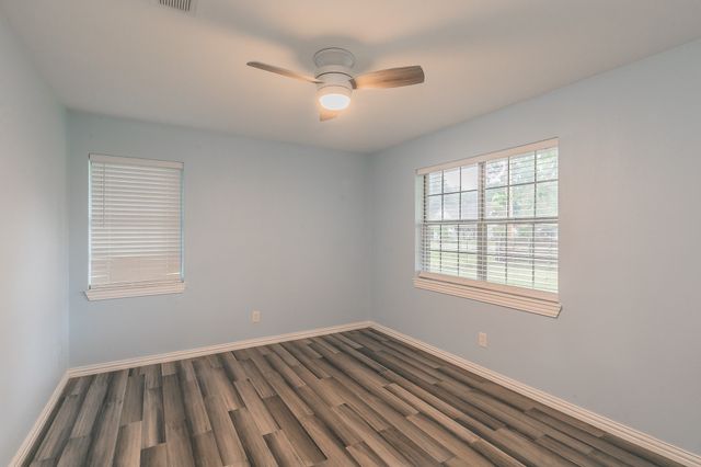 904 Sherman St, Tioga, TX 76271