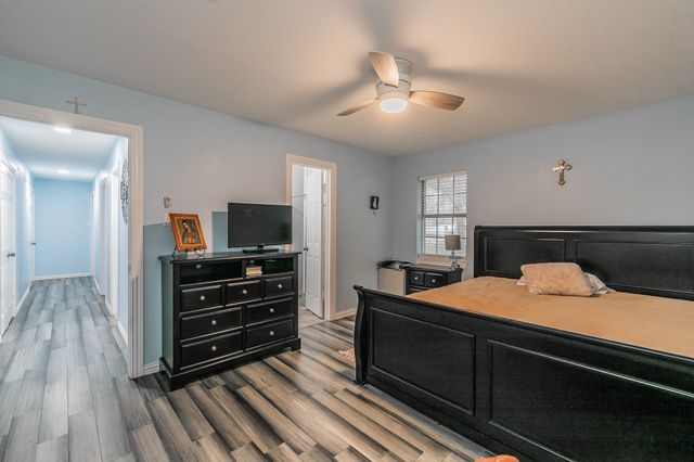 904 Sherman St, Tioga, TX 76271