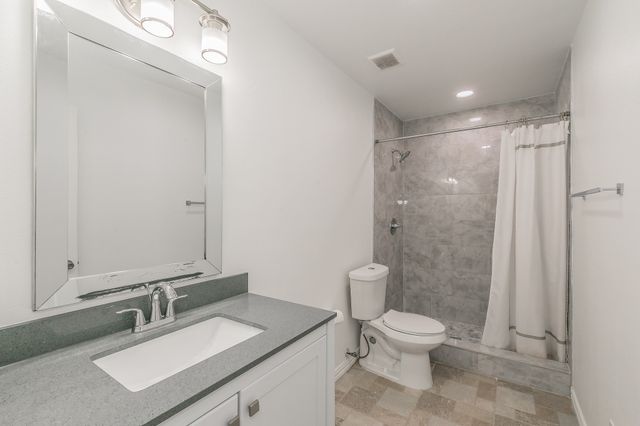 904 Sherman St, Tioga, TX 76271