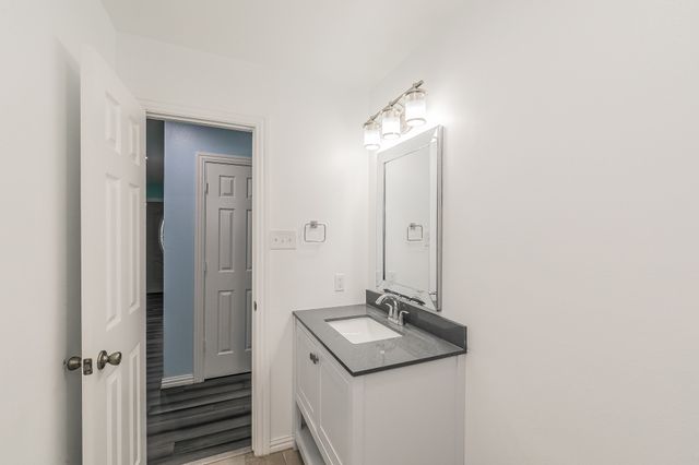 904 Sherman St, Tioga, TX 76271