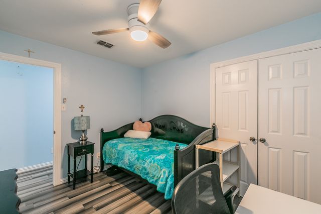 904 Sherman St, Tioga, TX 76271