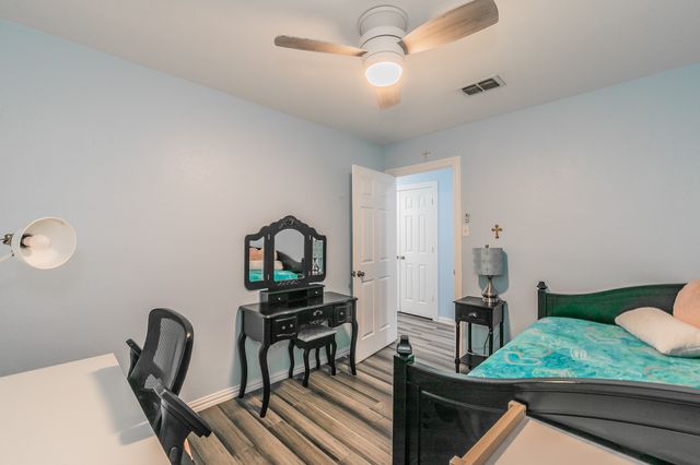 904 Sherman St, Tioga, TX 76271