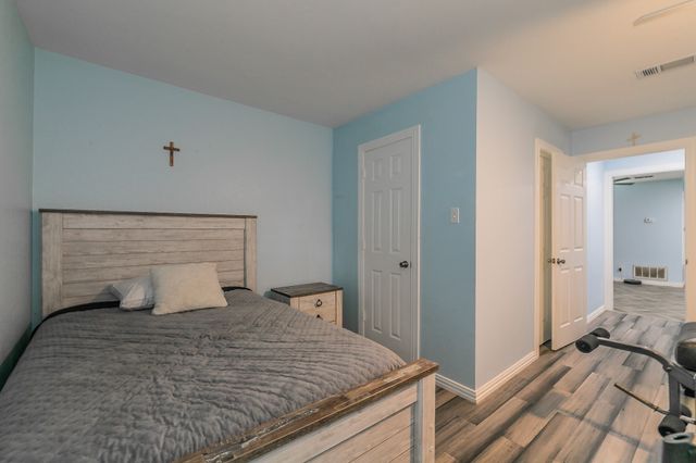 904 Sherman St, Tioga, TX 76271