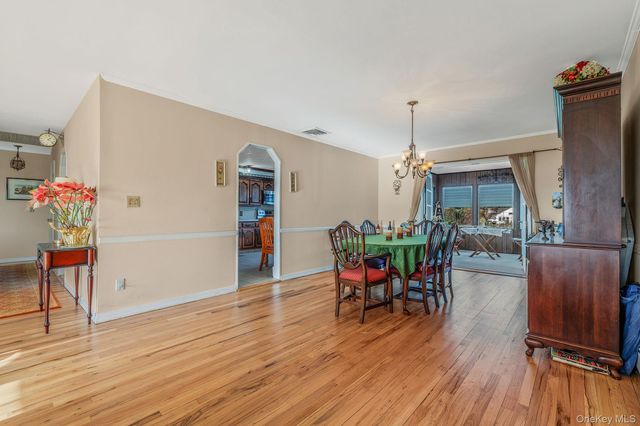 146 Awixa Avenue, Bay Shore, NY 11706