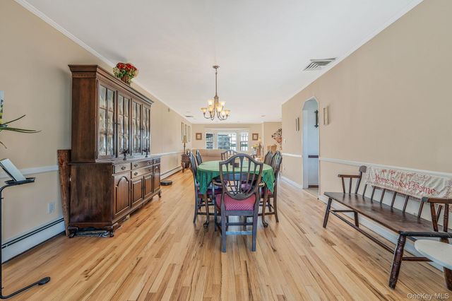 146 Awixa Avenue, Bay Shore, NY 11706