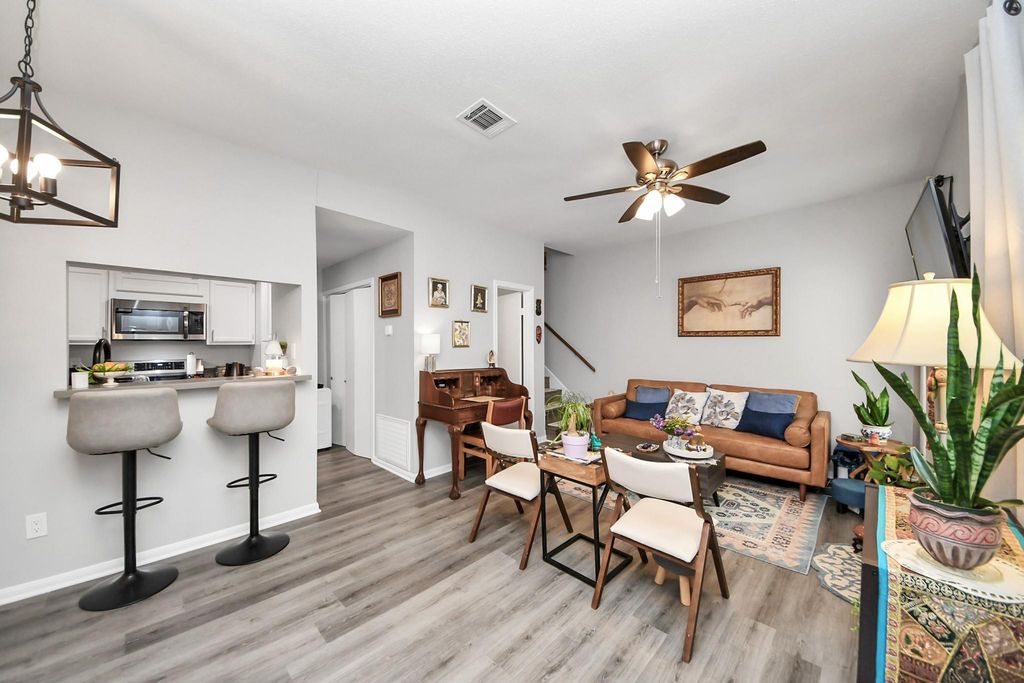 8299 Cambridge Street 1406, Houston, TX 77054