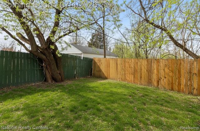 13525 Evergreen Road, Detroit, MI 48223