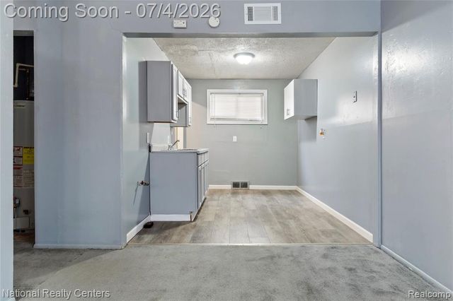 13525 Evergreen Road, Detroit, MI 48223