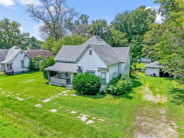 429 S ALLEN ST, Centralia, MO 65240