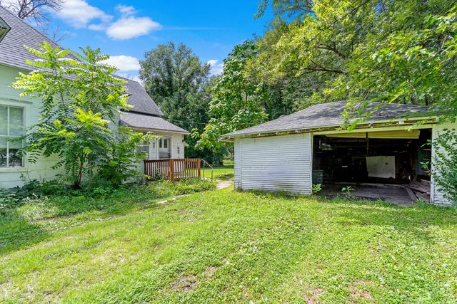 429 S ALLEN ST, Centralia, MO 65240