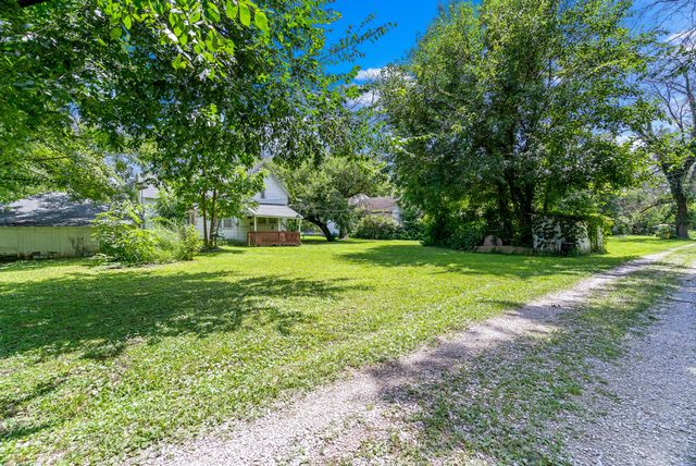 429 S ALLEN ST, Centralia, MO 65240