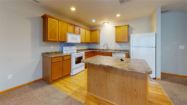 1137 Blackstone Lane, Pleasant Hill, IA 50327