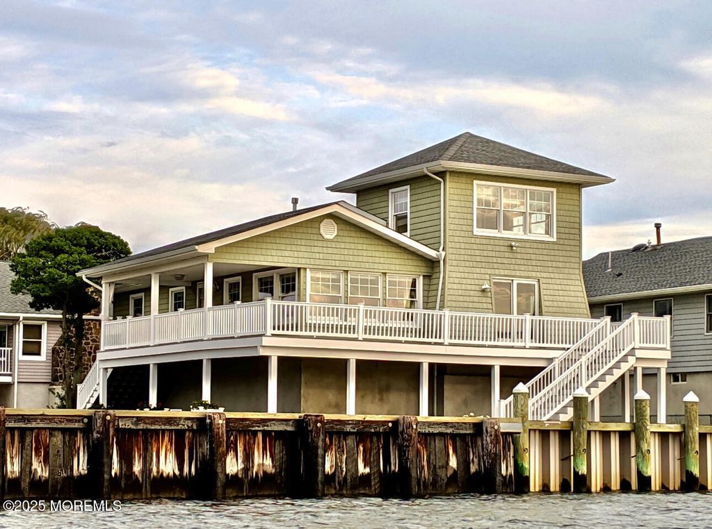 14 Willow Way, Sea Bright, NJ 07760