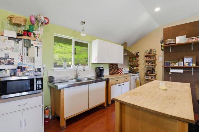 22000 Fortini Road, San Jose, CA 95120