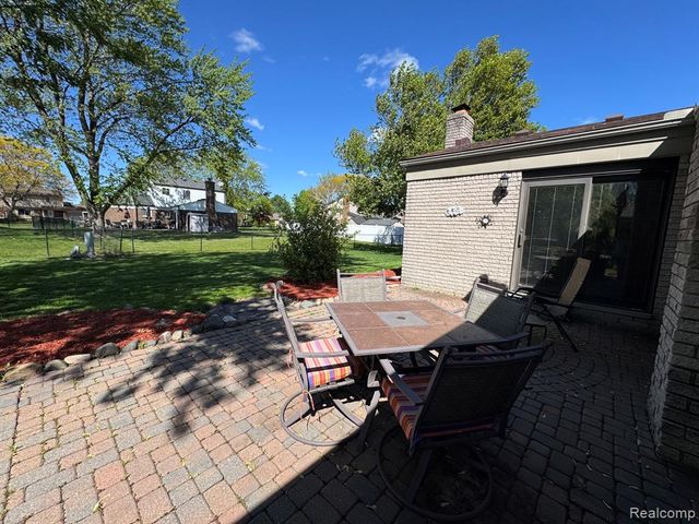 18229 Ash Creek Drive, Macomb, MI 48044