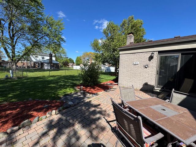 18229 Ash Creek Drive, Macomb, MI 48044