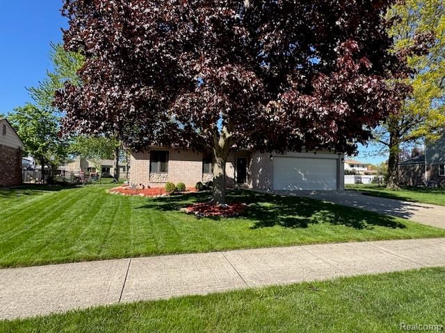 18229 Ash Creek Drive, Macomb, MI 48044