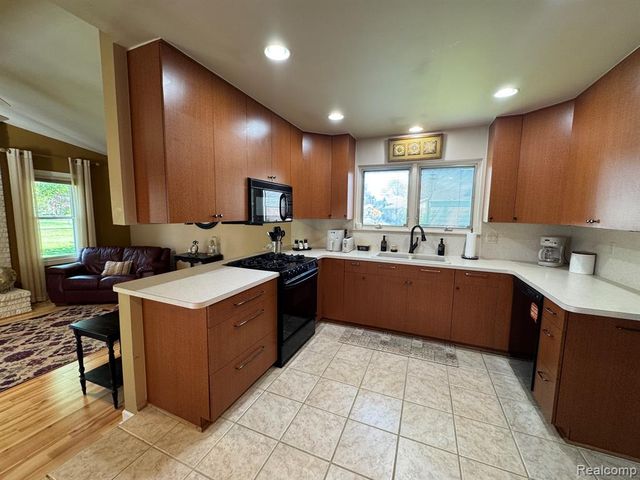 18229 Ash Creek Drive, Macomb, MI 48044
