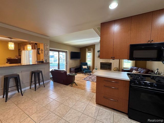 18229 Ash Creek Drive, Macomb, MI 48044