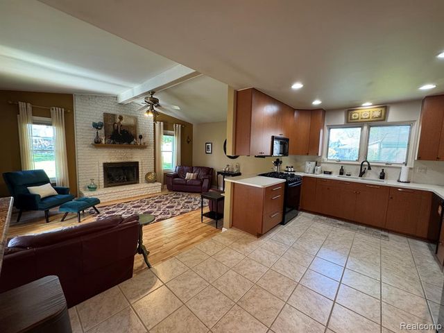 18229 Ash Creek Drive, Macomb, MI 48044