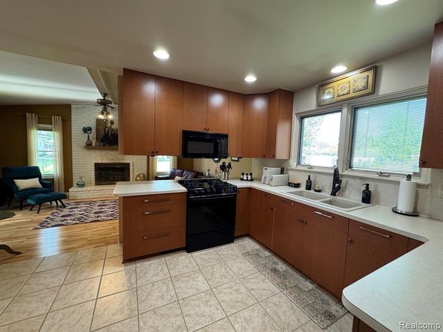 18229 Ash Creek Drive, Macomb, MI 48044