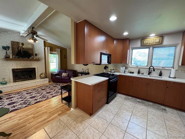 18229 Ash Creek Drive, Macomb, MI 48044