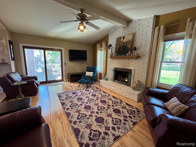 18229 Ash Creek Drive, Macomb, MI 48044