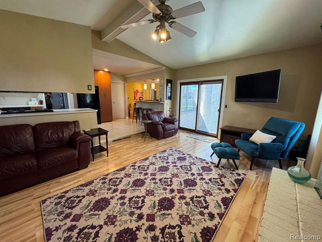 18229 Ash Creek Drive, Macomb, MI 48044