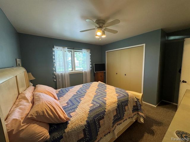 18229 Ash Creek Drive, Macomb, MI 48044