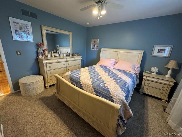 18229 Ash Creek Drive, Macomb, MI 48044