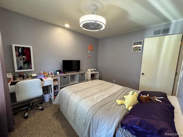 18229 Ash Creek Drive, Macomb, MI 48044