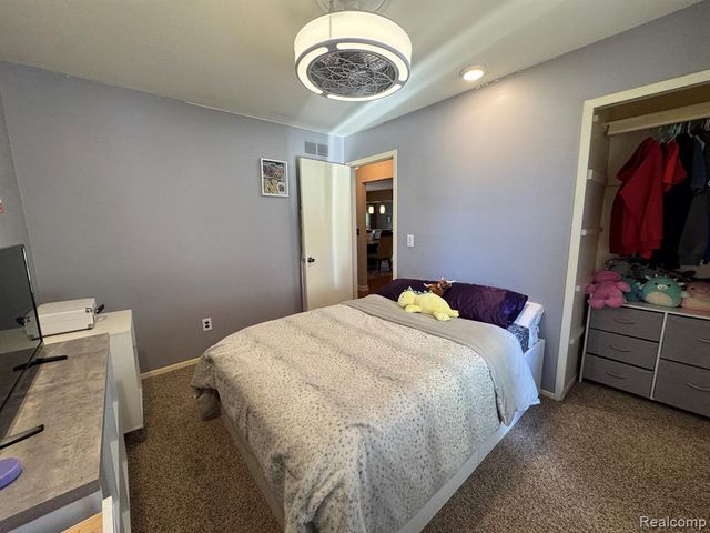 18229 Ash Creek Drive, Macomb, MI 48044