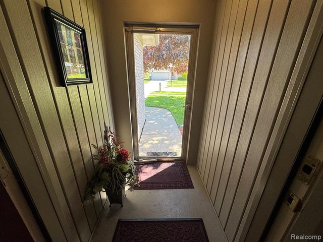 18229 Ash Creek Drive, Macomb, MI 48044