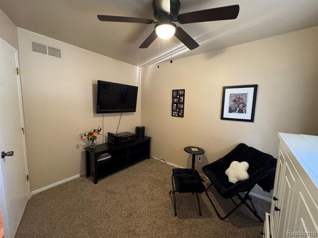 18229 Ash Creek Drive, Macomb, MI 48044