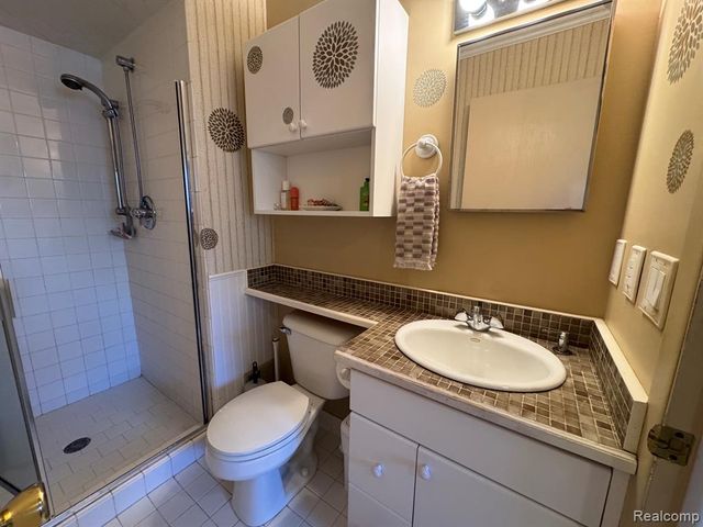 18229 Ash Creek Drive, Macomb, MI 48044