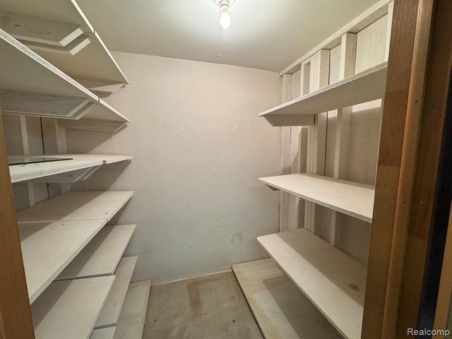 18229 Ash Creek Drive, Macomb, MI 48044