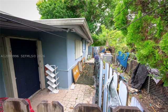 140 NE 17th Ct, Pompano Beach, FL 33060