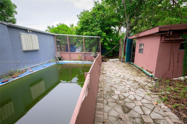 140 NE 17th Ct, Pompano Beach, FL 33060