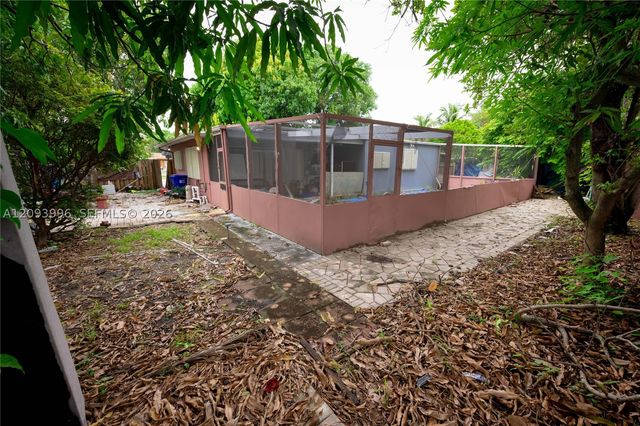 140 NE 17th Ct, Pompano Beach, FL 33060