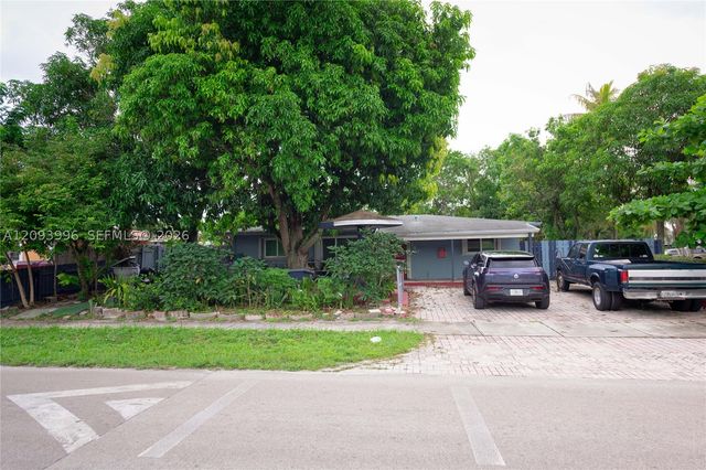 140 NE 17th Ct, Pompano Beach, FL 33060