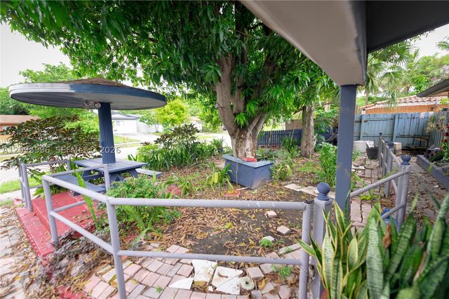 140 NE 17th Ct, Pompano Beach, FL 33060